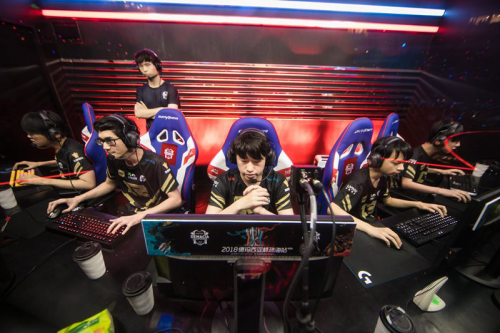 面对对手接 面对对手接