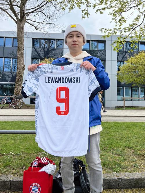 站稳脚跟 站稳脚跟